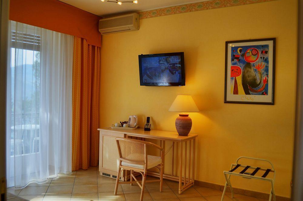 La Riserva Di Castel D'appio- Charme & Relax Hotel