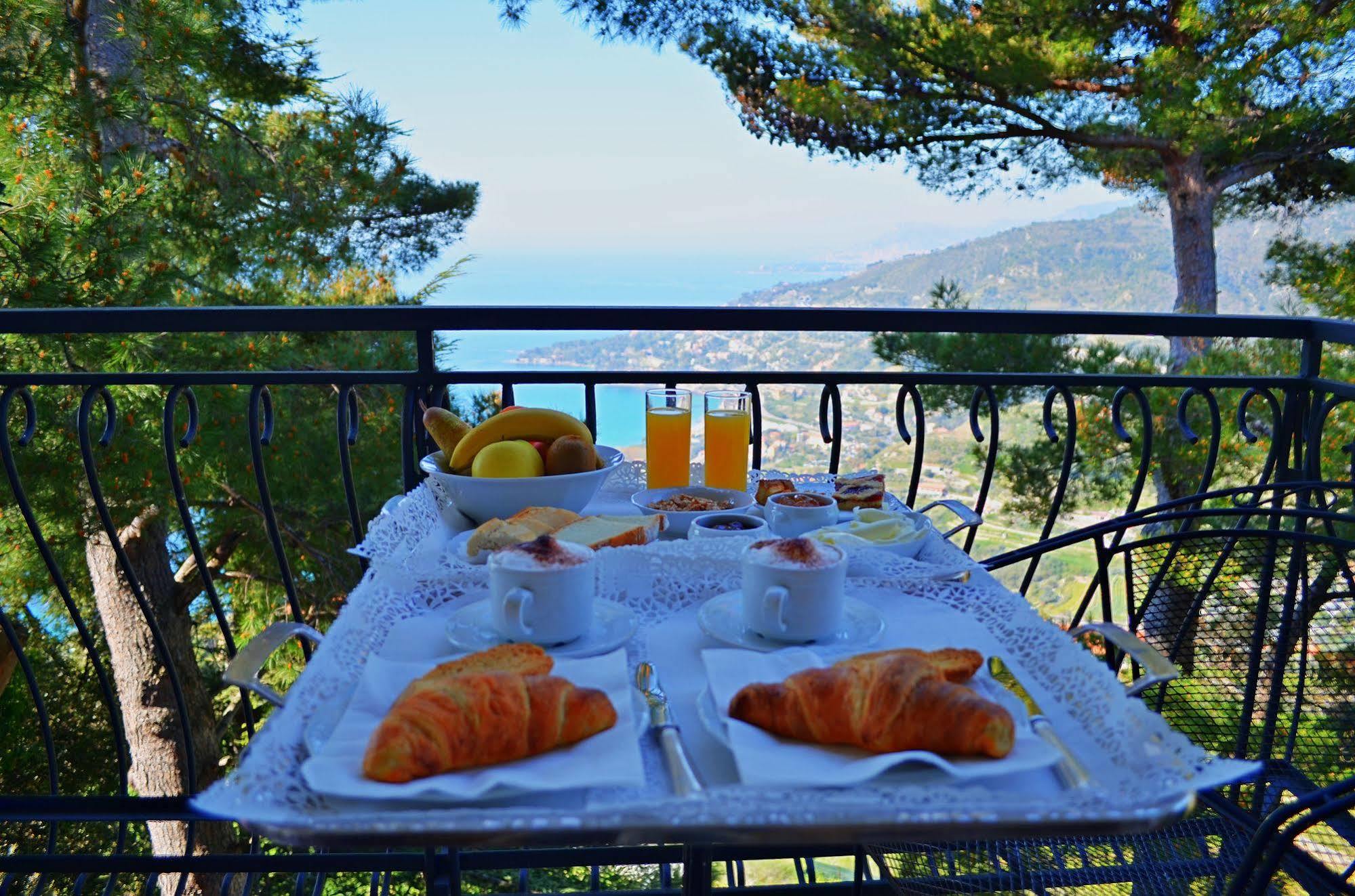 Hotel La Riserva Di Castel D'appio- Charme & Relax 3*